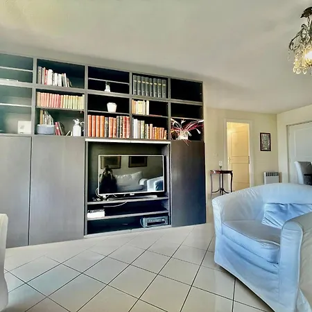 2 In Luxury Bordering Monaco Beausoleil