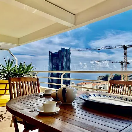 2 In Luxury Bordering Monaco Casa de Férias