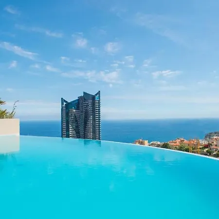 2 In Luxury Bordering Monaco Casa de Férias Beausoleil