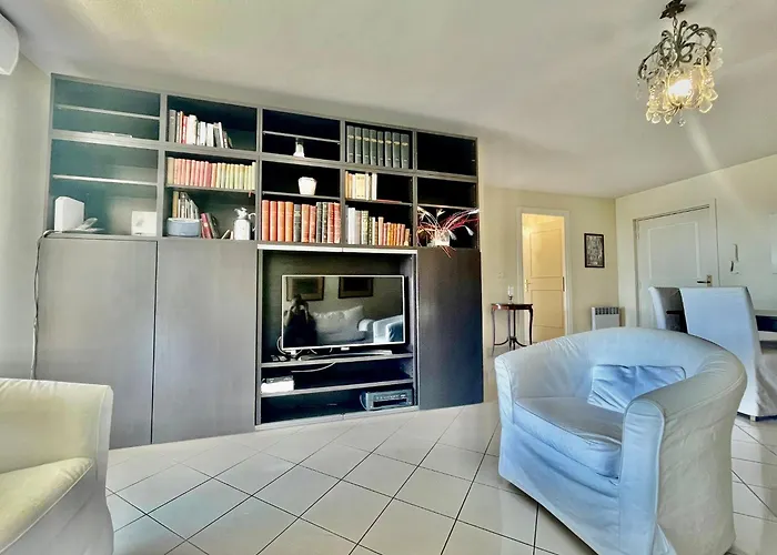 2 In Luxury Bordering Monaco Beausoleil