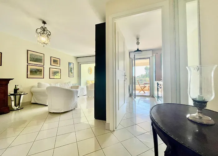 2 In Luxury Bordering Monaco 펜션